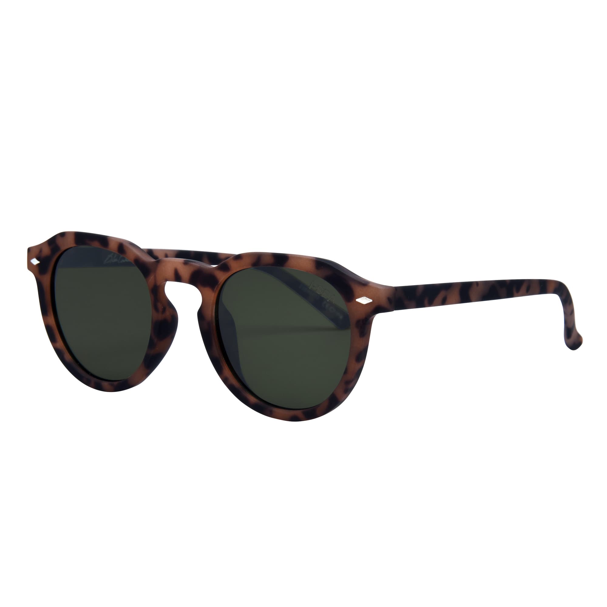 Sunglasses with tortoiseshell frame and green lenses on a white background.
BLONDE TORT / GREEN POLARIZED LENS