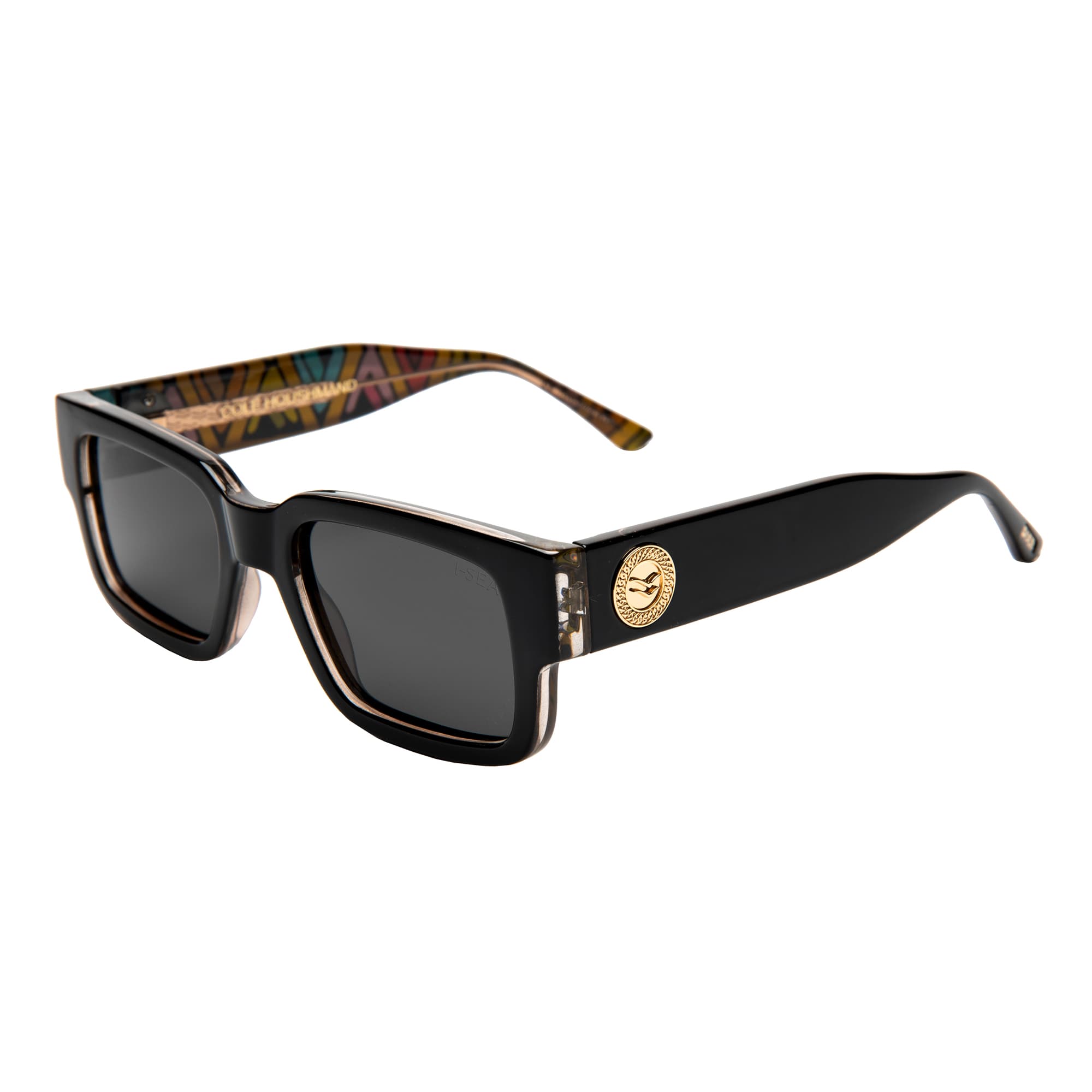 Sunglasses with black frame and dark lenses on a white background.
TAHITI PRO / SMOKE POLARIZED LENS