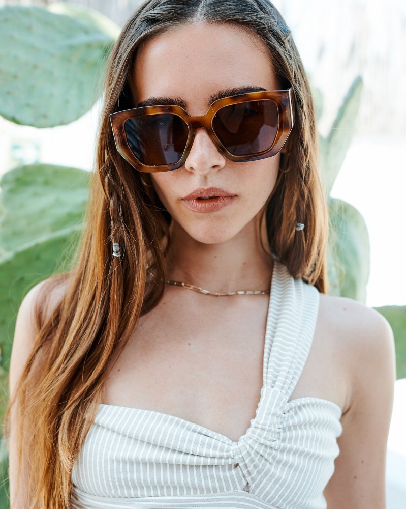 OLIVIA-MOC