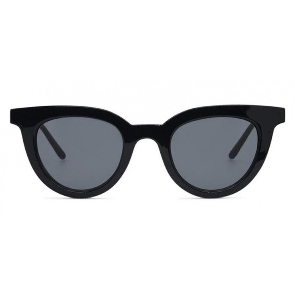 Black sunglasses with dark lenses on a white background.
BLACK / SMOKE POLARIZED LENS