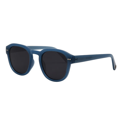 Sunglasses with tortoiseshell frame and brown lenses on a white background.
OCEAN / SMOKE POLARIZED LENS