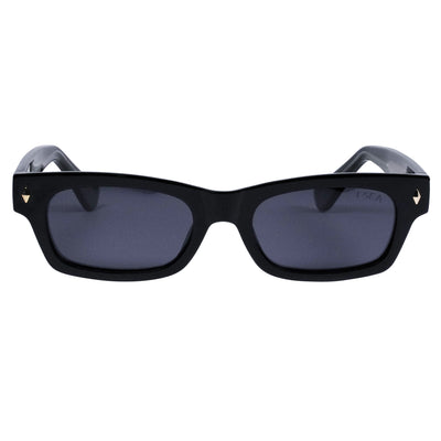 Black sunglasses with a white background.
BLACK / SMOKE POLARIZED LENS