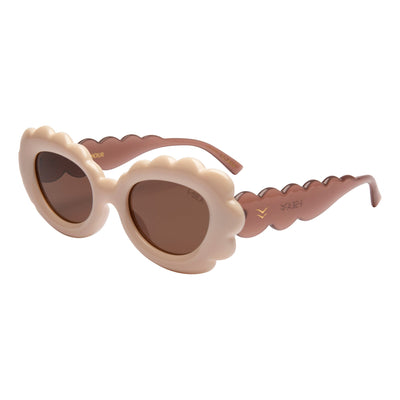 Sunglasses with scalloped edges on a white background.
COCONUT / BROWN POLARIZED LENS