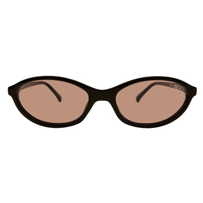 Black sunglasses with brown lenses on a white background.
BLACK / COCOA POLARIZED LENS