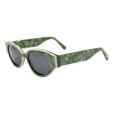 Sunglasses with green and beige frame on a white background.
MOSS / SMOKE POLARIZED LENS