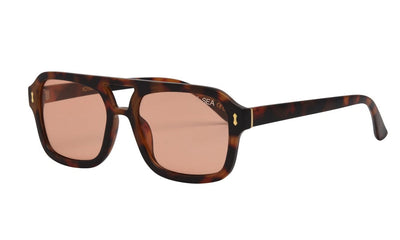 Sunglasses with tortoiseshell frame and brown lenses on a white background.
TORT / PEACH LENS
