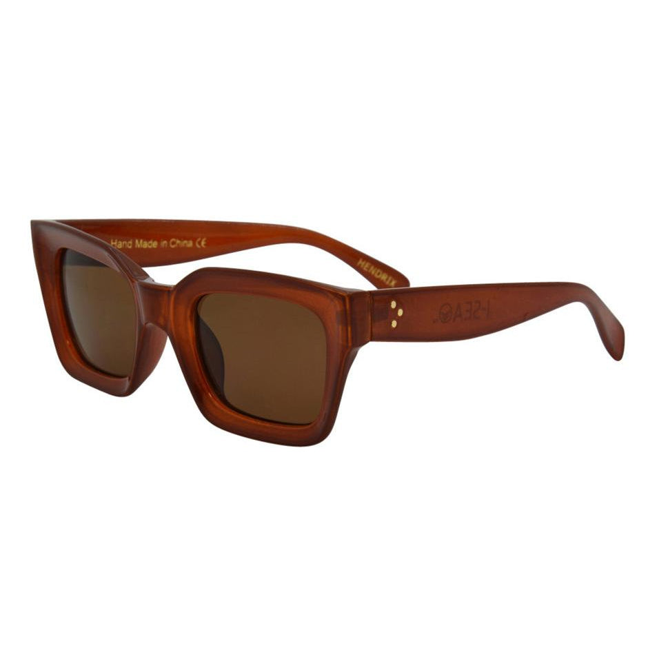 Black sunglasses with a white background.
HONEY / BROWN POLARIZED LENS