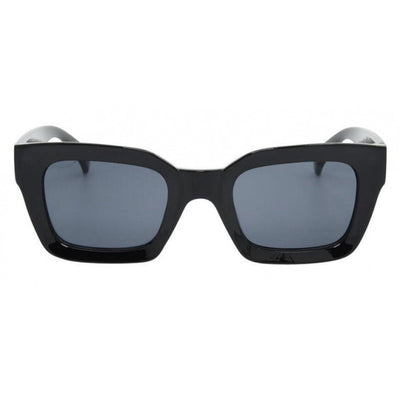Black sunglasses with gray lenses on a white background.
BLACK / SMOKE POLARIZED LENS