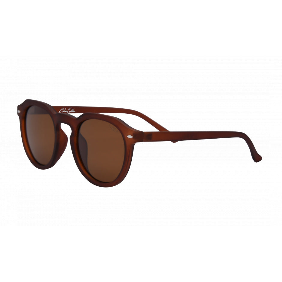 Brown sunglasses with a tortoiseshell frame on a white background.
BROWN / BROWN POLARIZED LENS