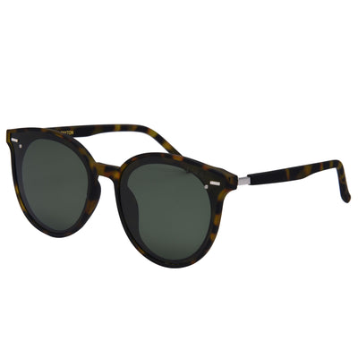 Sunglasses with tortoiseshell frame and dark lenses on a white background.
TORT / G15 POLARIZED LENS
