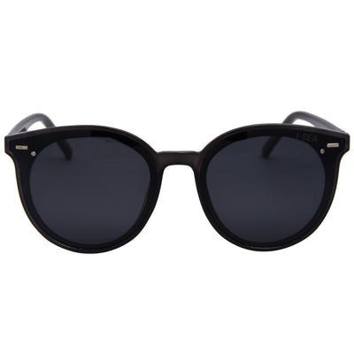 Black sunglasses with dark lenses on a white background.
BLACK / SMOKE POLARIZED LENS